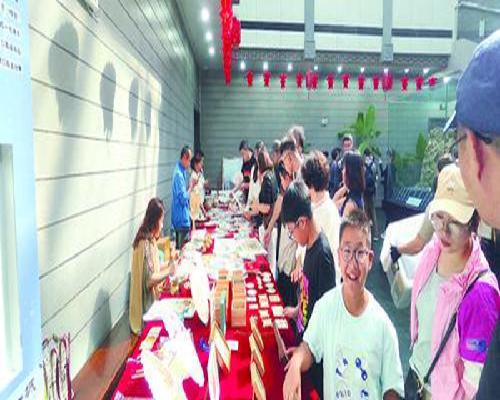 遼陽博物館國(guó)慶假期人氣旺 市民游客感受別樣文化體驗(yàn)